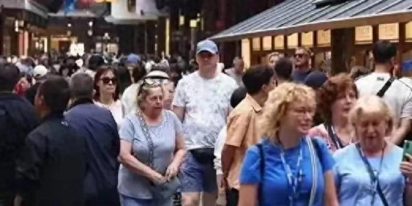 正中优配 外国游客回国后崩溃: 中国式生活成全球难题